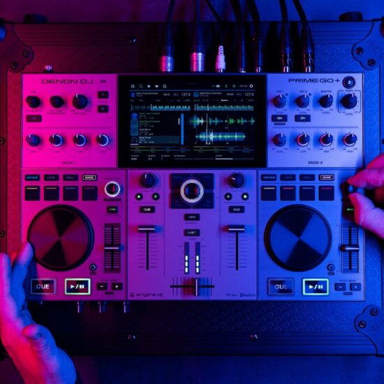 Denon DJ akuga standalone DJ-kontroller PRIME GO+ elustiil pealt