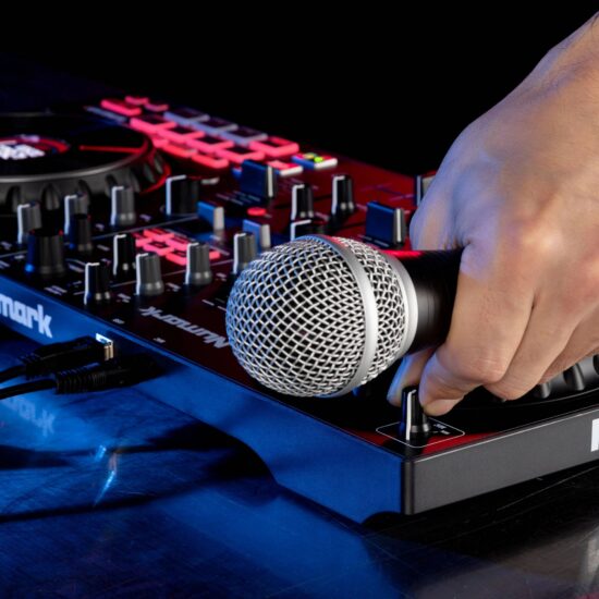 Numark DJ-kontroller MIXTRACK PLATINUM FX mikrofon
