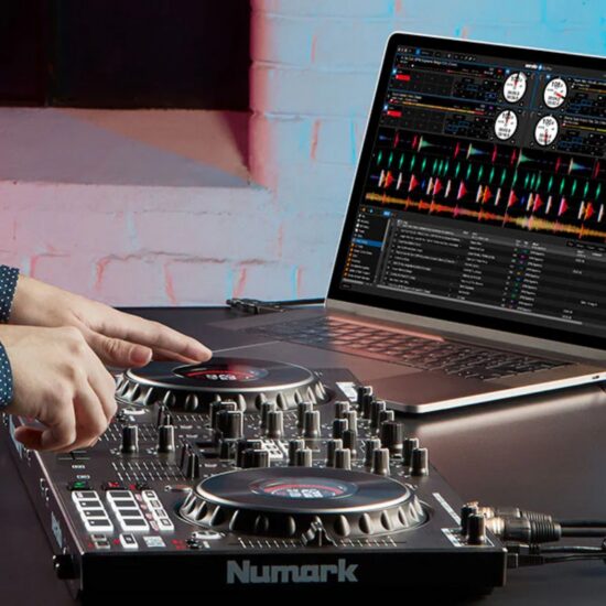 Numark DJ-kontroller NS4FX Serato kontroller