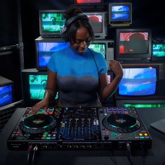 Pioneer DJ DJ-kontroller DDJ-FLX10 DJ elustiil