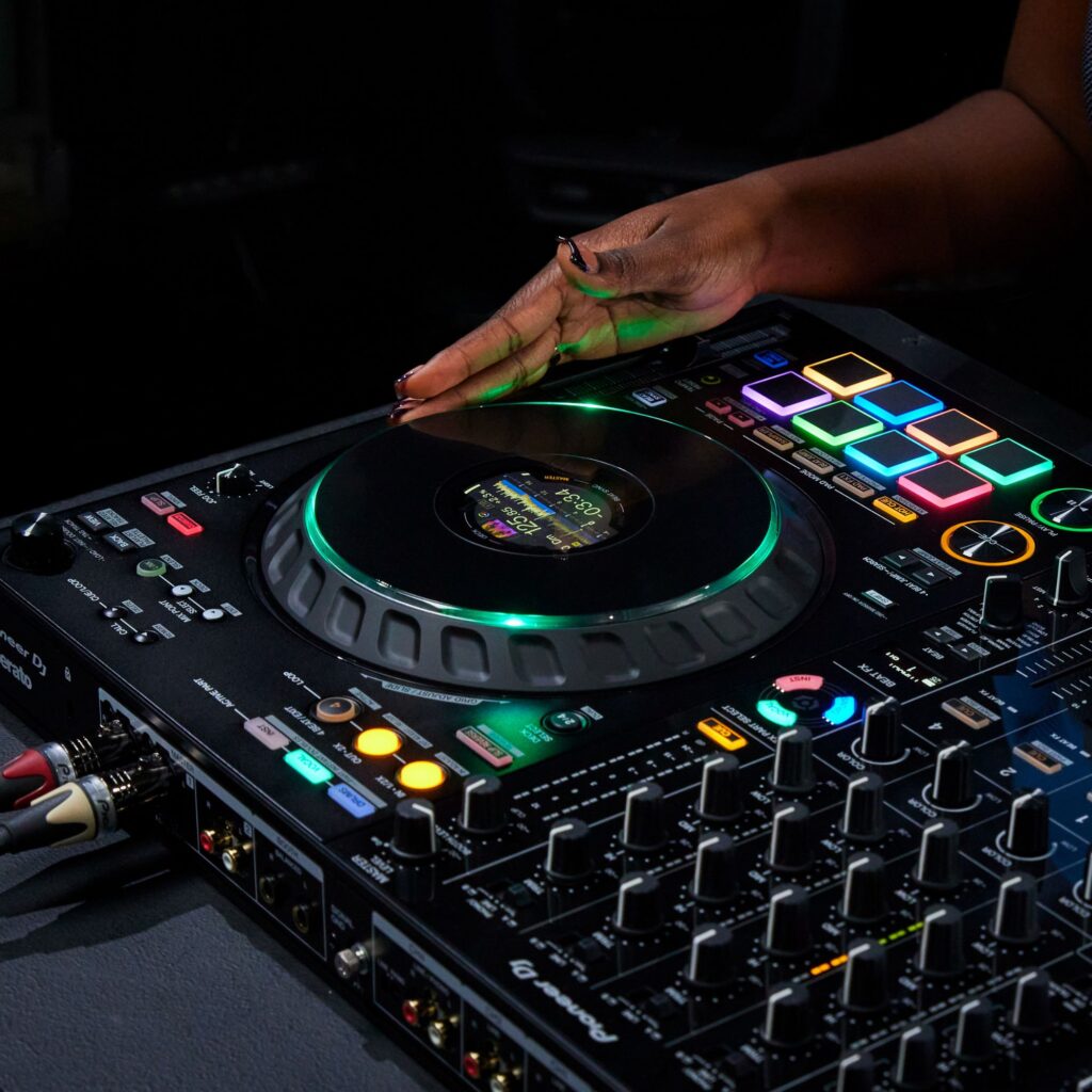 Pioneer DJ DJ-kontroller DDJ-FLX10 jog-ketas elustiil