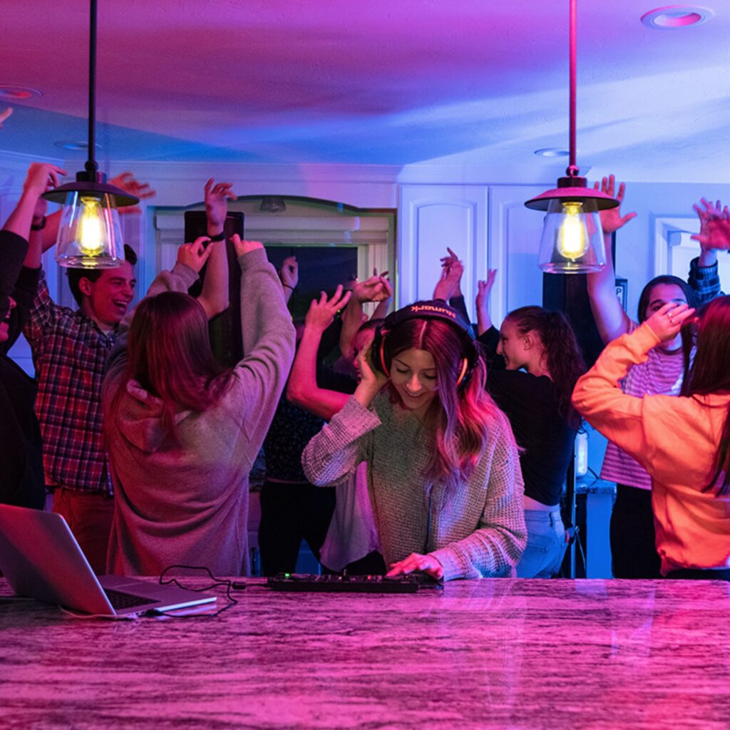 Numark tasku-DJ-kontroller DJ2GO2 TOUCH majapeol