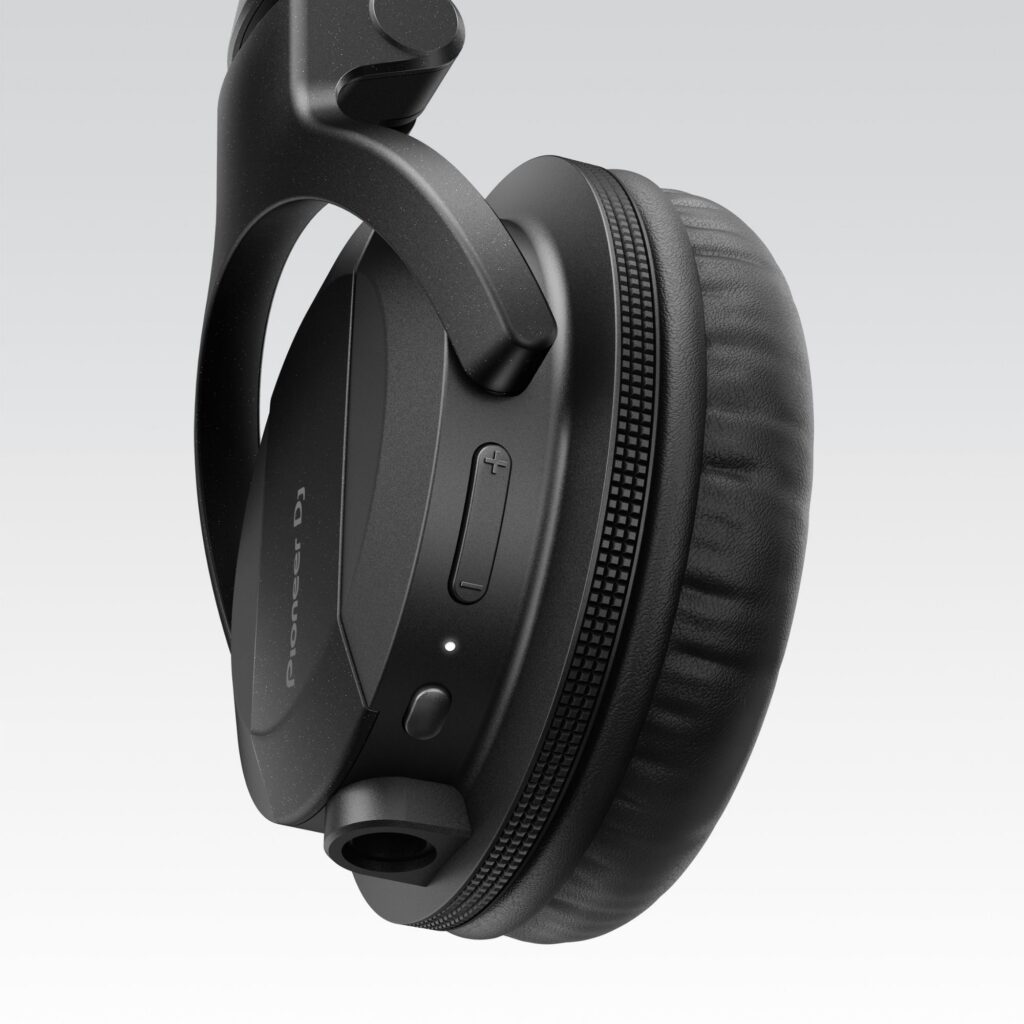 Pioneer DJ DJ-kõrvaklapid HDJ-CUE1BT-K, must, nupud