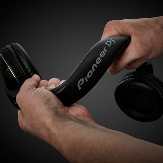 Pioneer DJ DJ-kõrvaklapid HDJ-X7-K, must, painutatud sang