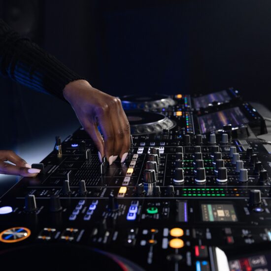 Pioneer DJ DJ-mikserpult DJM-A9 heeblid elustiil