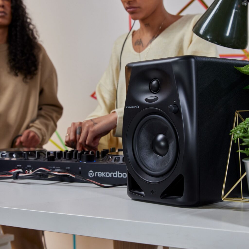 Pioneer DJ DJ-monitorkõlarid DM-50D elustiil laiv