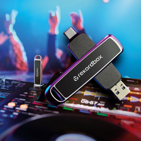 Sandisk DJ-mälupulk Rekordbox 1TB Dual USB-A - USB-C elustiil lähedalt