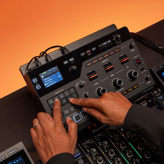 AlphaTheta RMX-IGNITE DJ-efektiprotsessor-sämpler Roll