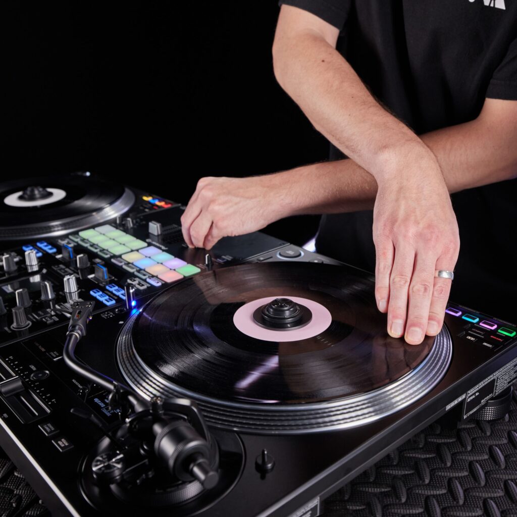 Pioneer DJ PLX-CRSS12 DJ-vinüülplaadimängija Cue