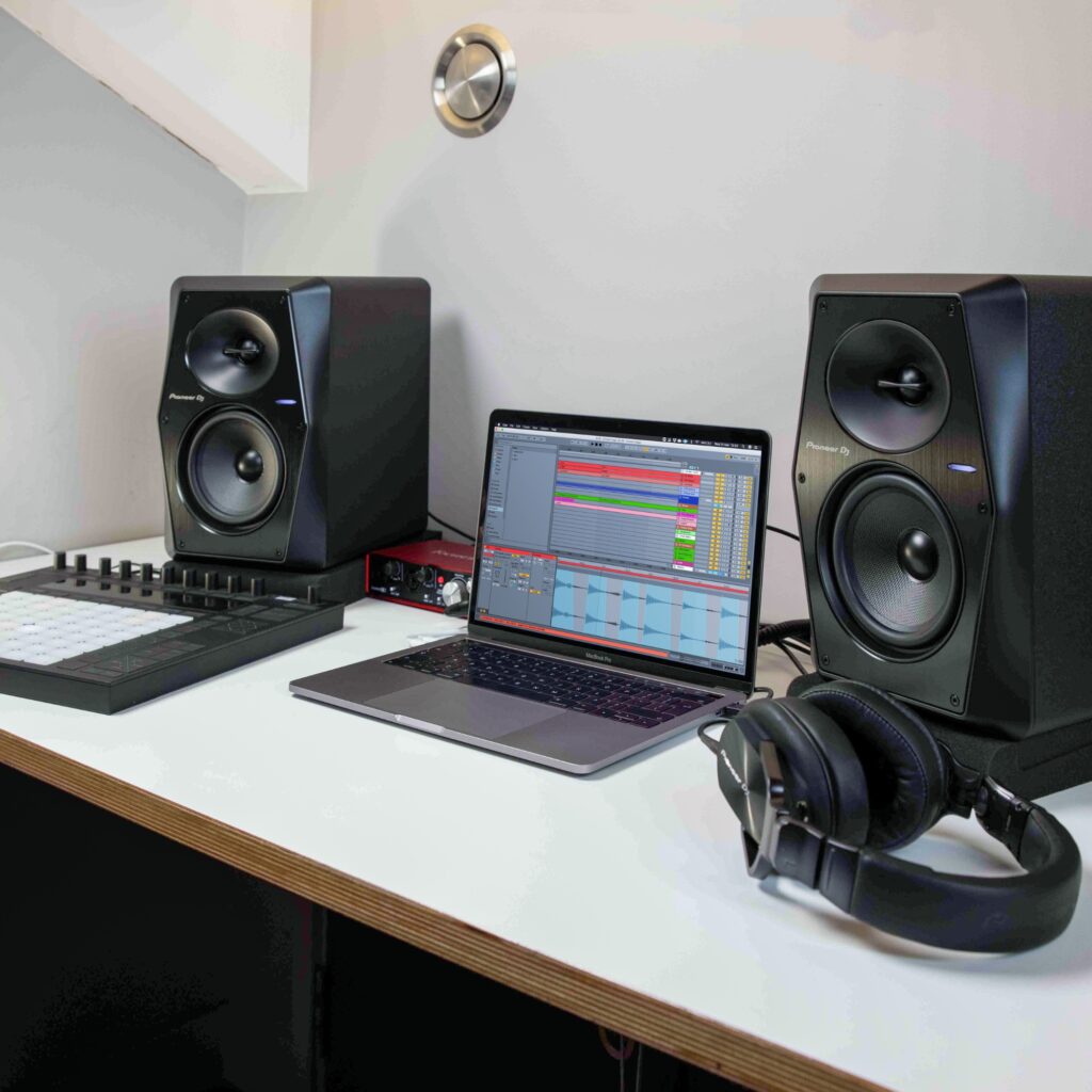 Pioneer DJ VM-50 DJ-monitorkõlar elustiil Ableton