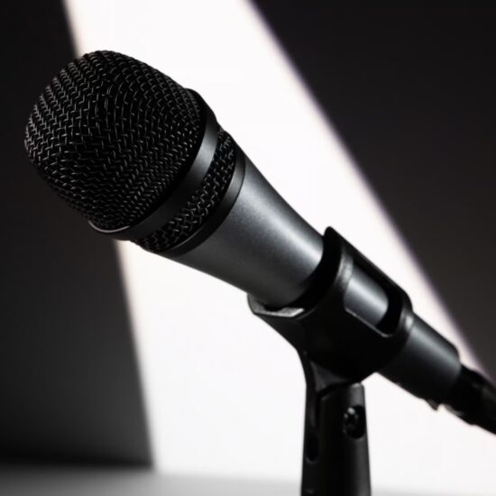 Sennheiser dünaamiline vokaalimikrofon E 835 elustiil lähedalt